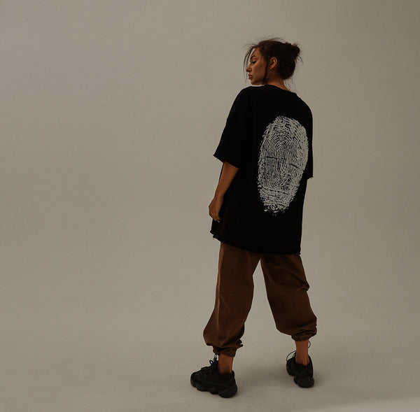 Black T-Shirt Fingerprint