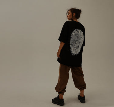 BLACK OVERSIZED T-SHIRT" Fingerprint"