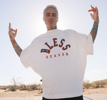 WHITE OVERSIZED T-SHIRT"BLESS SEASON"