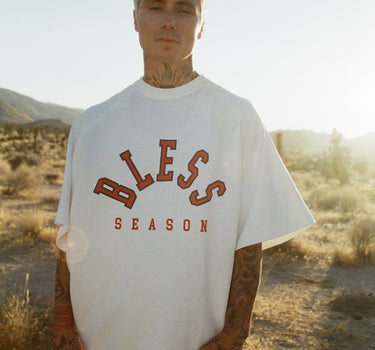 WHITE OVERSIZED T-SHIRT"BLESS SEASON"