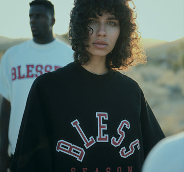 BLACK OVERSIZED T-SHIRT"BLESS SEASON"