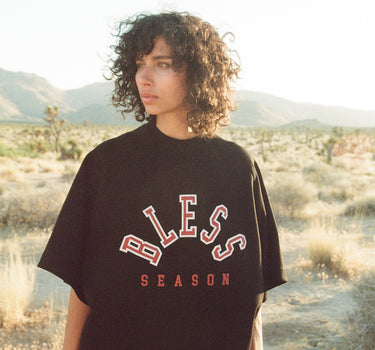 BLACK OVERSIZED T-SHIRT"BLESS SEASON"